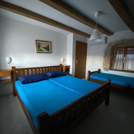 Holiday House With A Swimming Pool Vrbanj, Hvar - 11040 الغرفة الصورة
